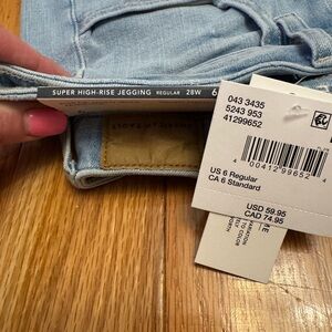 American Eagle Outfitters Women's Super High-Rise Light Blue Jegging